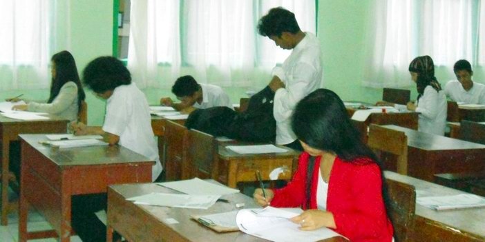 UNPK Paket C SMA suasana ujian nasional